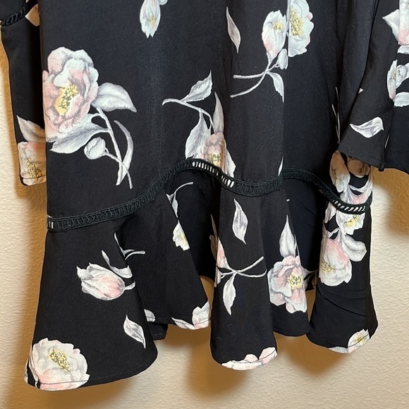 BLU Pepper Cold Shoulder Floral Mini Dress - Picture 5 of 14